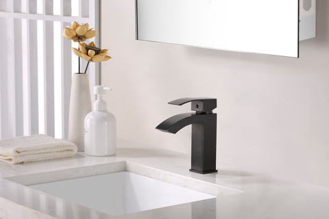 Revere Series Single Hole Single-Handle Low-Arc Bathroom Faucet in Oil Rubbed Bronze